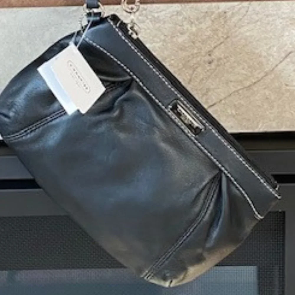 COACH Black Leather Pleated Wristlet - Picture 3 of 10